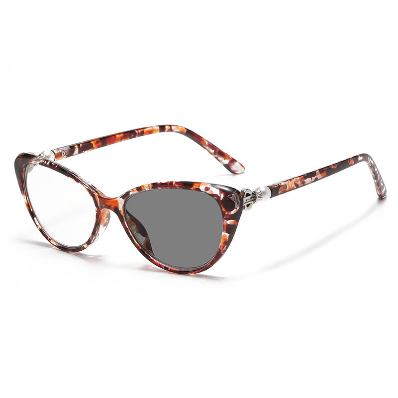 XKROOSM Precision Optical Readers – No Blind Spots, Blue Light Filter, Smart Photochromic Lenses