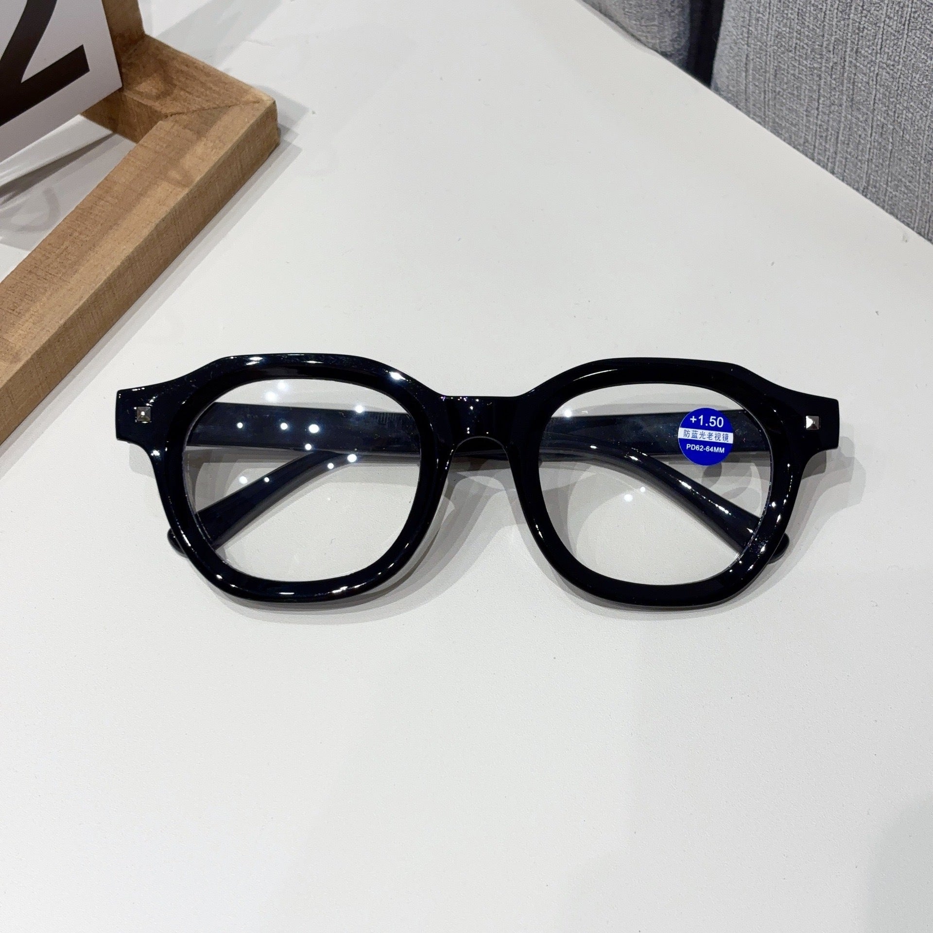 Unisex HD & Comfortable Reading Glasses — Stylish, Youth-Enhancing Eyewear for Middle-Aged and Senior Adults