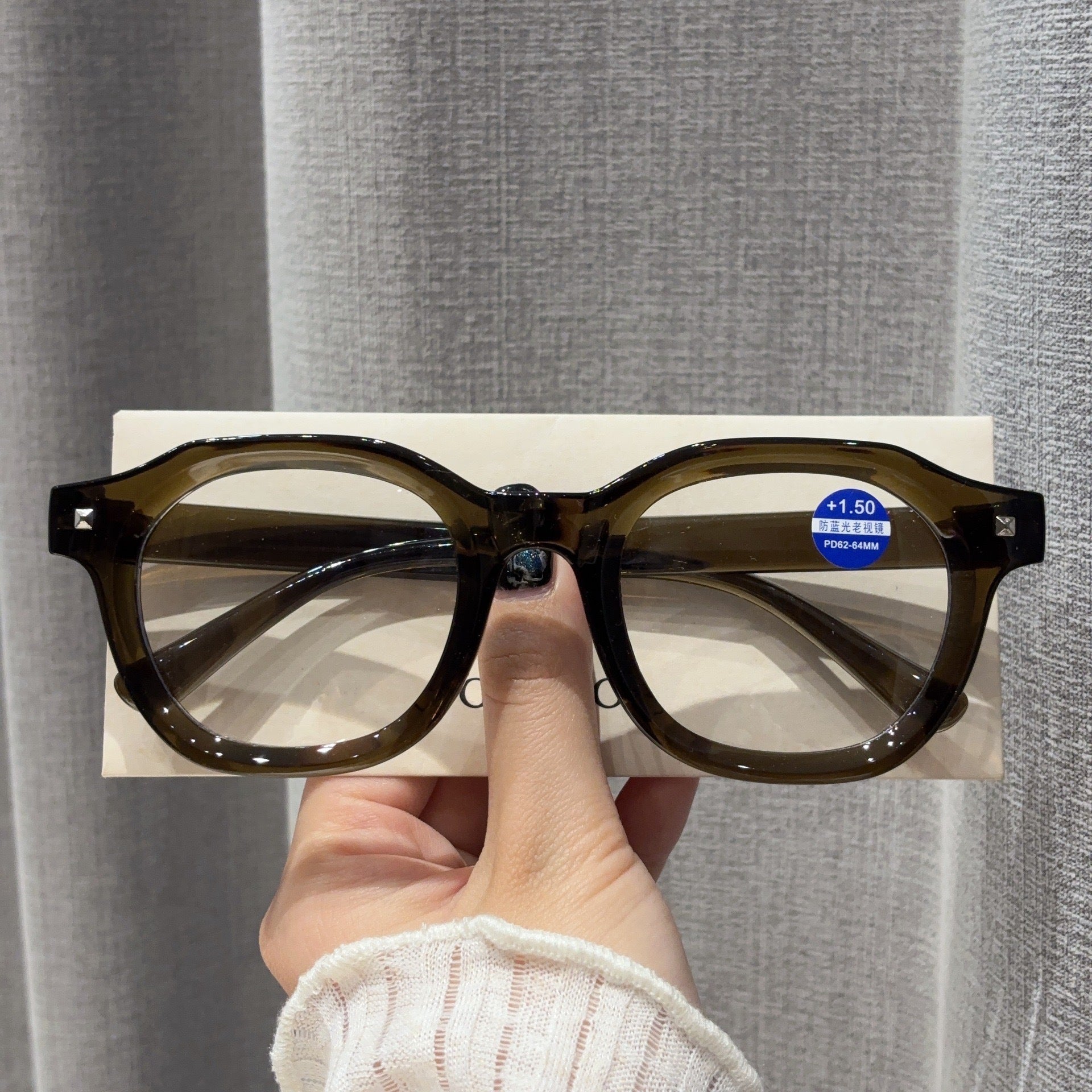Unisex HD & Comfortable Reading Glasses — Stylish, Youth-Enhancing Eyewear for Middle-Aged and Senior Adults